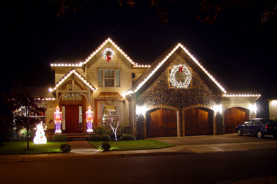 Residential Holiday Lighting